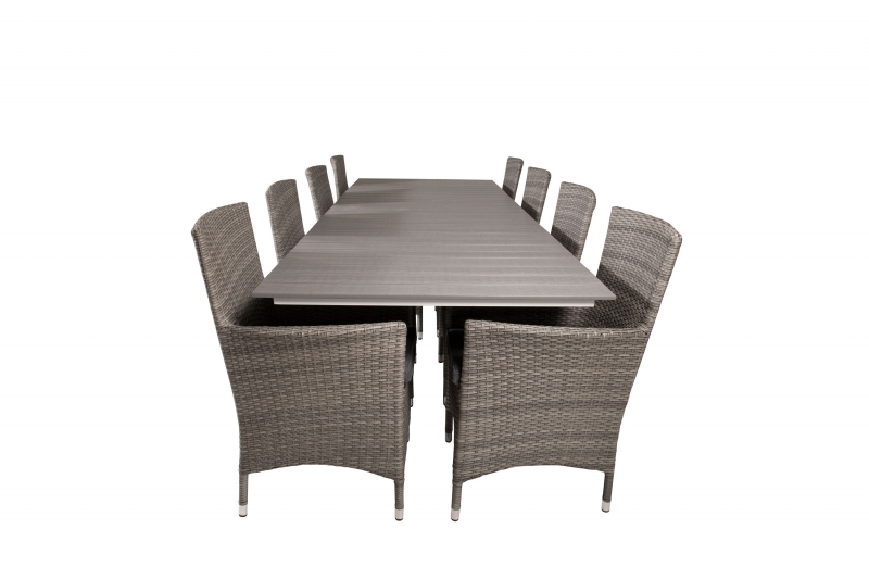 Levels haves&aelig;t med spisebord 310cm og 8 fletstole med hynde gr&aring;