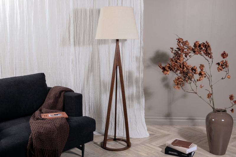 Kona gulvlampe 160cm gummitræ brun