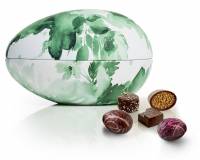 Grøn Blomst metalæg med 350g luksus chokolade & luksusæg