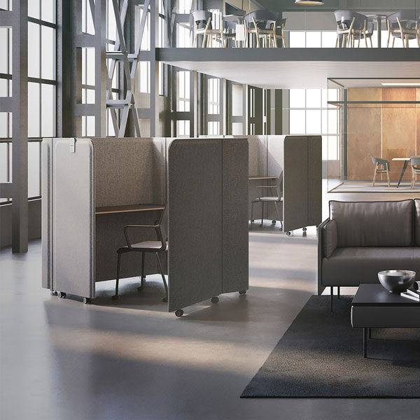 Brainy mobilt stillerum med bordplade og str&oslash;mudtag gr&aring;