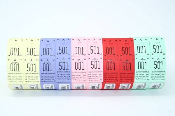 Garderobenumre 2-delt 2x500 stk nr. 48 assorterede farver