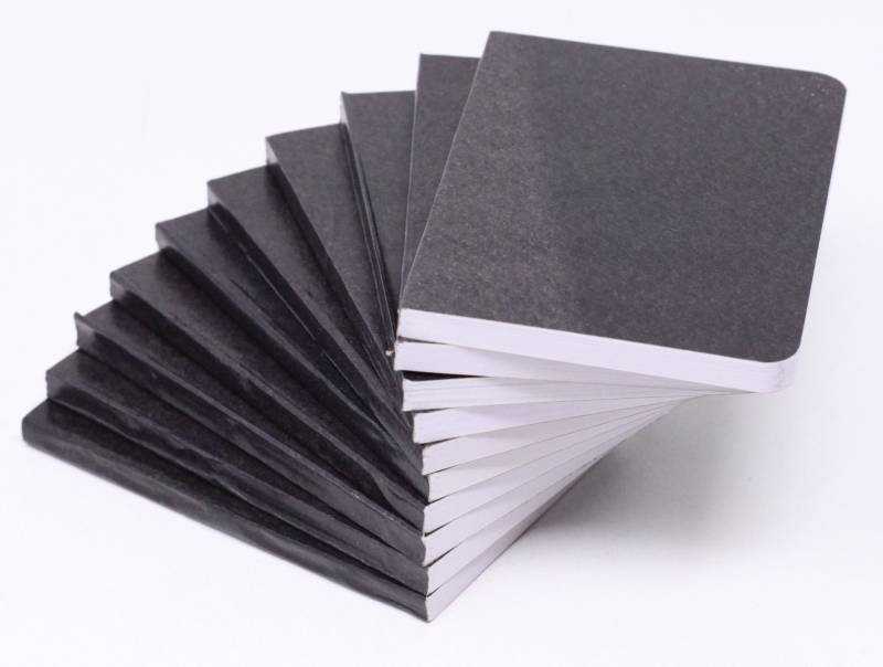 Voksdugsnotes A7 linjeret med sort omslag