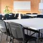 Comfort-Basic-kantinestol-med-sort-stof-og-sort-stel-5
