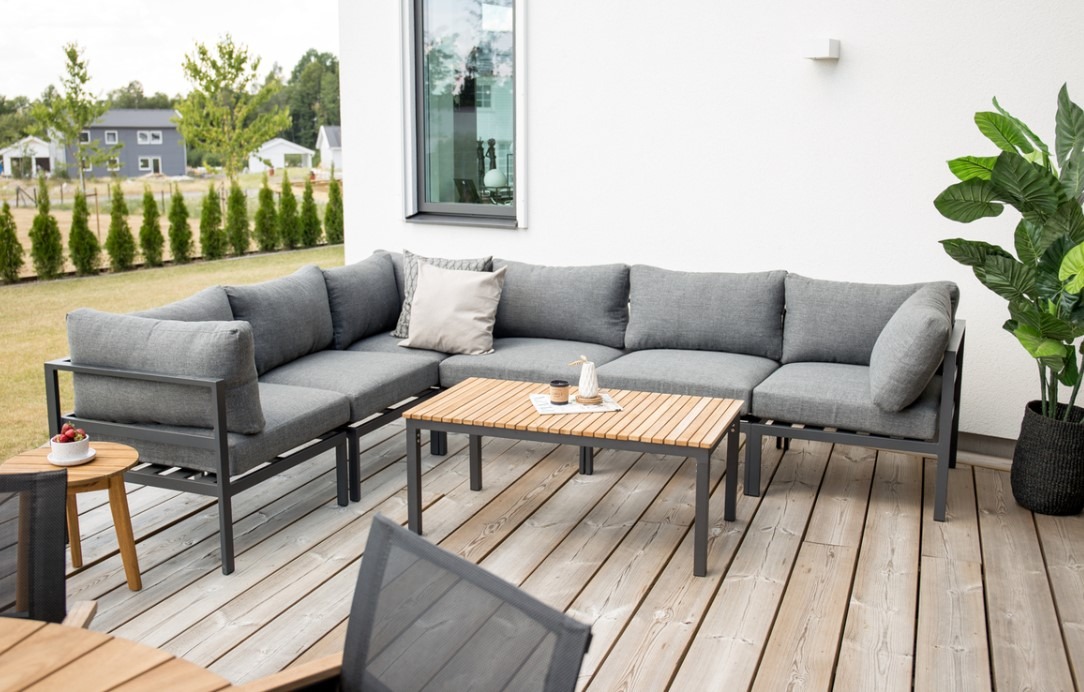 Indret have, altan og terrasse med lækre havemøbler