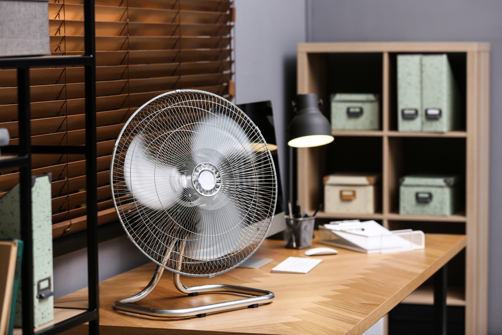 Køb ventilator hos JustMore og få ventilation, bordventilator